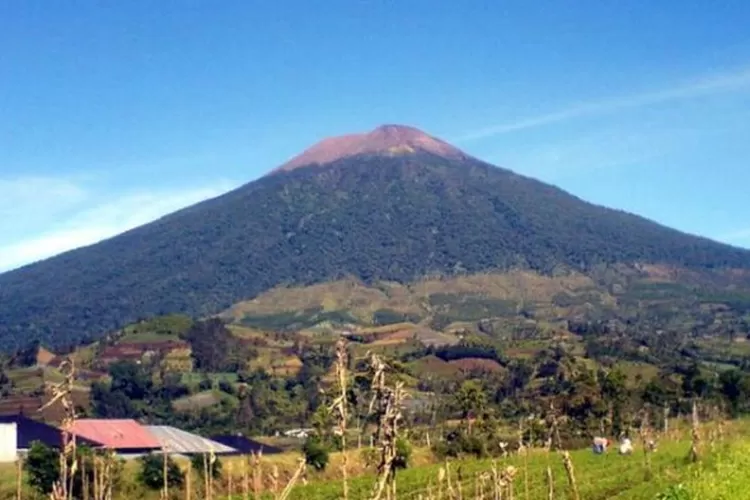 Gunung Slamet Waspada